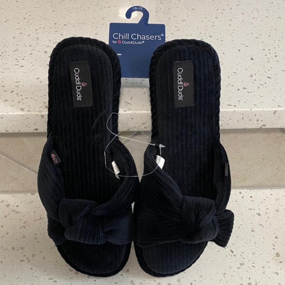 NWT Cuddl Duds Soft Plush Slippers